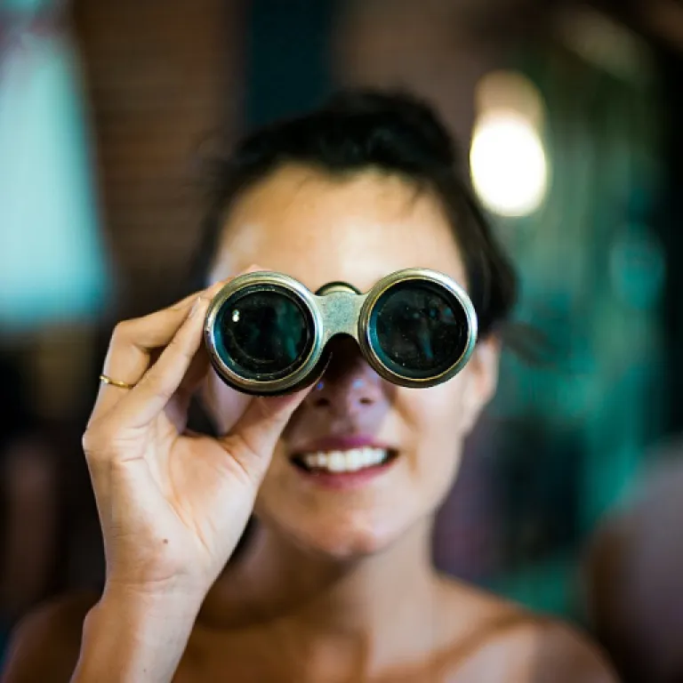 Ennui au travail : comprendre le bore out et réinventer l’expérience collaborateur avec les logiciels RH